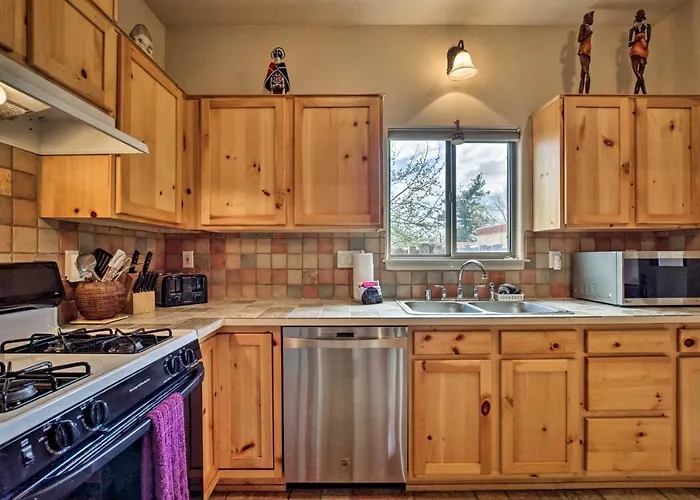 1 Mi To Santa Fe Plaza: Quiet Home W/ Patio