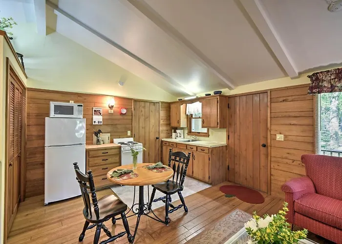 Cozy Cottage Duplex: Walk To Peninsula State Park!