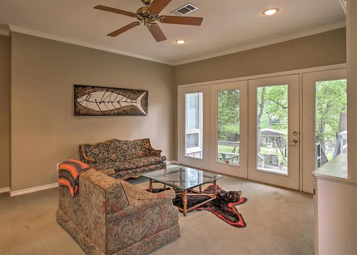 Pet-Friendly Lake Athens Home W/ Fireplace!