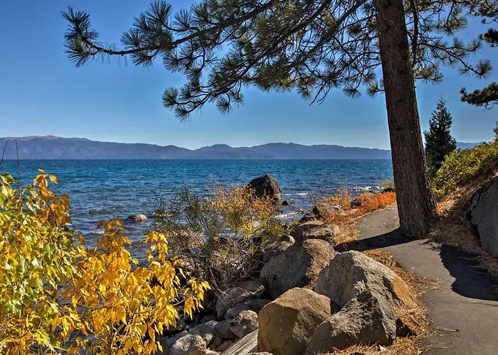 11 Mi To Palisades Tahoe: Lakefront Home W/ View!