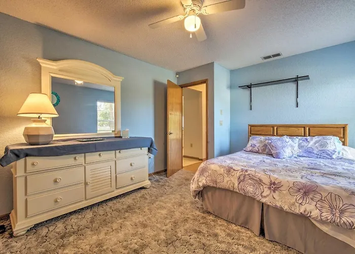 1 Mi To Weeki Wachee: Home W/ Pool In Spring Hill