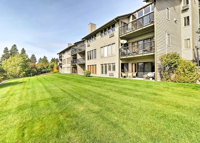 Expansive Bigfork Resort Retreat On Flathead Lake!