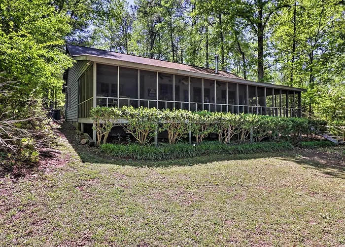 Lakefront Milledgeville Cabin: Private Dock, Porch