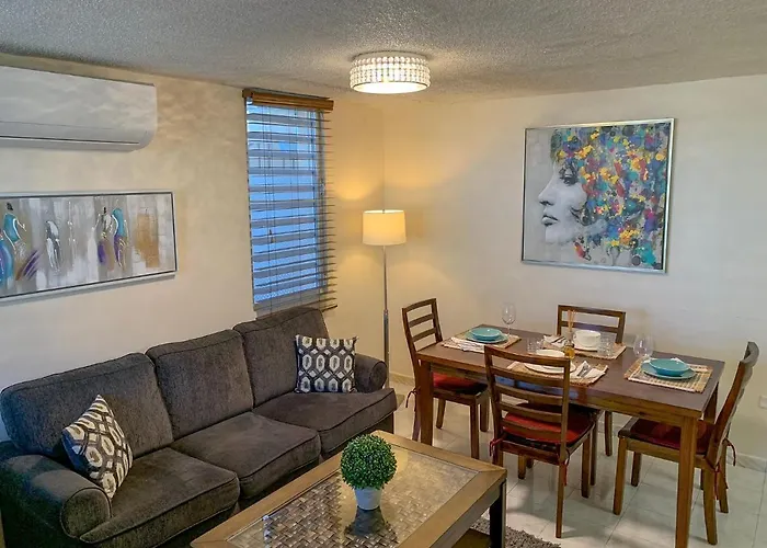 2Br Family Stay With Parking, Generator And Laundry