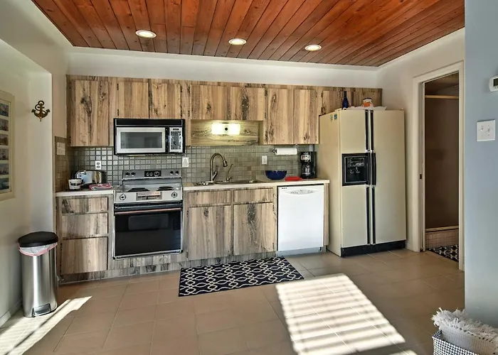 Steps To Beach, Cabana: Indian Shores Cottage