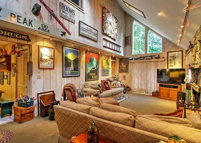West Dover Vacation Rental W/ Hot Tub Near Mt Snow