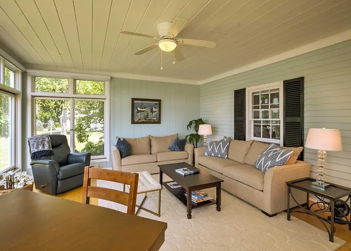 Boutique Home In Door County W/ Eagle Harbor Views