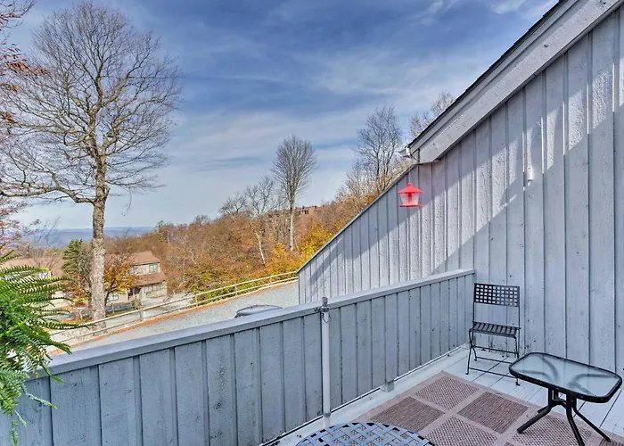 All-Season Base In Beech Mountain