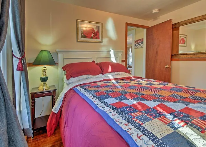Steps To Cape Cod Canal: Pet-Friendly Home