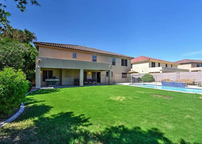 Spacious Home W/ Heated Pool In Litchfield Park!