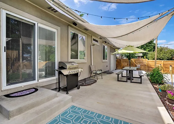 7 Mi To Dtwn Denver: Arvada Home W/ Patio