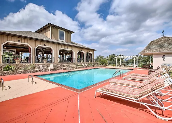 Lake Allatoona Area Studio W/ Pool And Views!