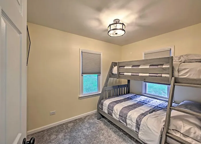 Updated Twin Lakes Cottage, Walk To Lake Mary