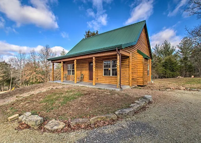 Close To Vineyards: Updated New Haven Retreat!
