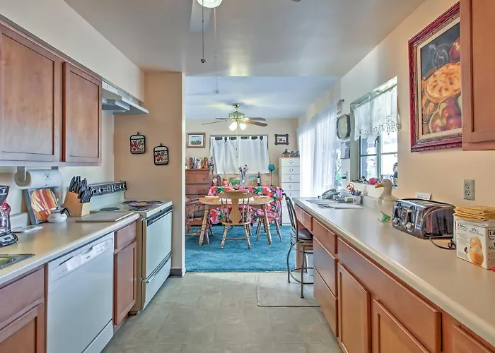 Catalina Mtn Views, Bbq Ready: Cozy Tucson House