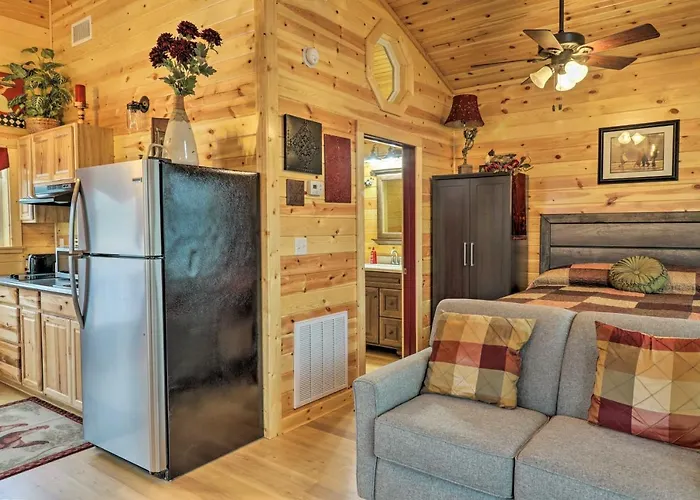 Cozy Heber Springs Cabin W/ Deck & Dock!