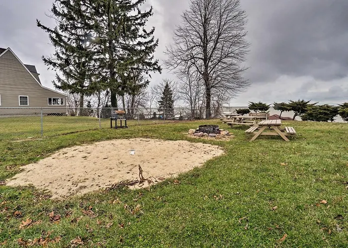 Lakefront Geneva Vacation Rental - Walk To Strip!