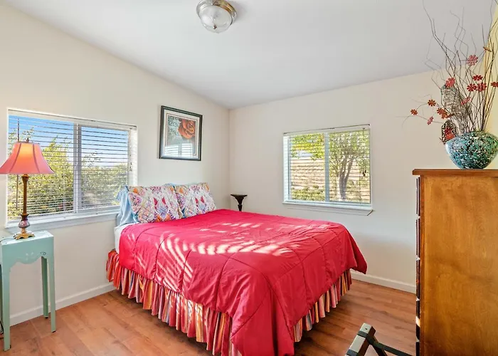 Sirena Vineyard Resort - 3 Bedroom Guest House
