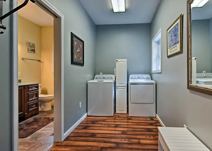 Blue Ridge Mountain Rental W/ Hot Tub & Gas Grill!