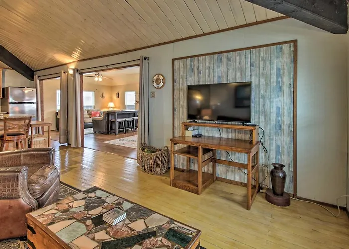 Walk To Sea Isle Beach: Canal-Front Gem W/ Pool