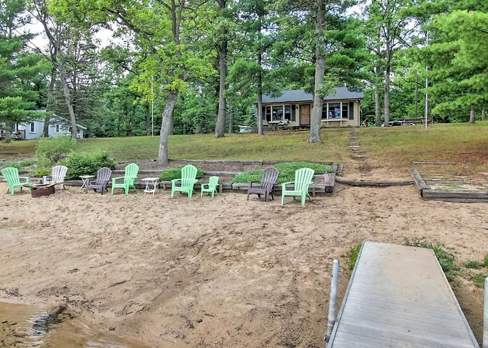 Baldwin Cabin W/ Private Beach On Little Lake!