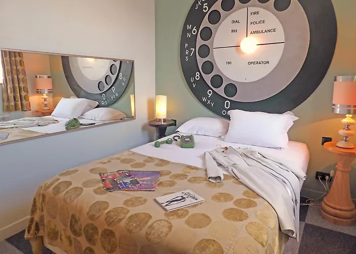Detective Hotel Etretat