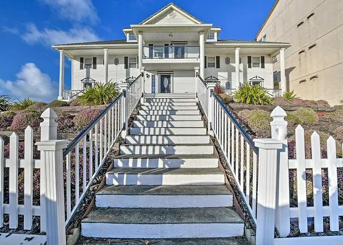 'Eagles View' Condo In Ocean Shores W/ 3 Balconies