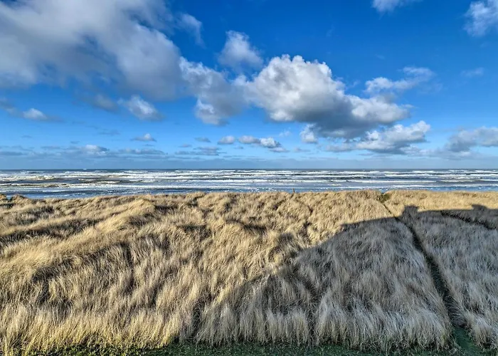 'Eagles View' Condo In Ocean Shores W/ 3 Balconies