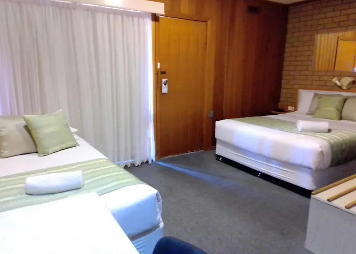 Country Home Motor Inn