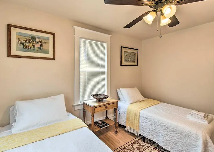 Walkable Lake Elkhart Apt: Dine, Shop, Swim!